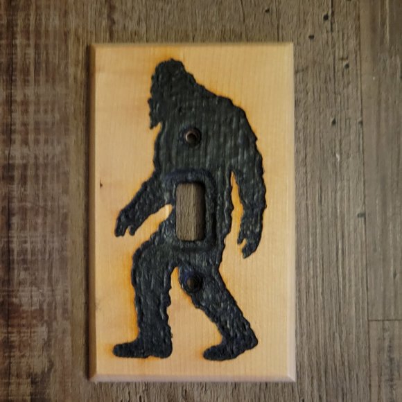 SunFunArt Bigfoot Sasquatch Woodburning! Turn on Bigfoot light switch plate. NEW - Picture 3 of 8